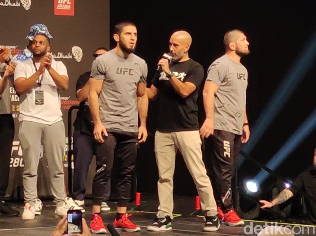 Islam Makhachev ke Fans Indonesia Jelang UFC 280: Insyaallah Menang! Islam Makhachev ke Fans Indonesia Jelang UFC 280: Insyaallah Menang!