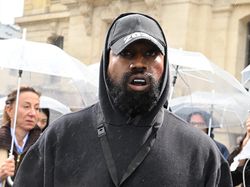 Salah Terus! Kanye West Pilih Puasa Ngomong