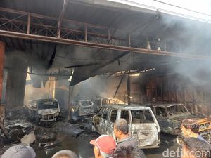 2 Orang Luka-6 Mobil Hangus, Ini Penyebab Kebakaran Bengkel Kartasura 2 Orang Luka-6 Mobil Hangus, Ini Penyebab Kebakaran Bengkel Kartasura