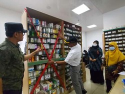 Menko PMK-Pemkot Sidak Apotek di Bogor, Cek Tak Ada Obat Sirup Dijual