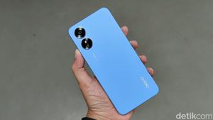 Menggenggam Oppo A17, HP Rp 2 Juta Tampilan Menggoda