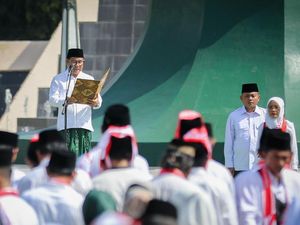 Panglima Santri Gus Muhaimin Pimpin Apel HSN di Tugu Pahlawan Surabaya