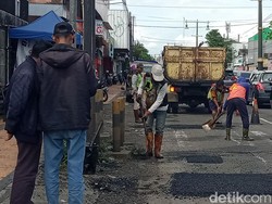 Hujan Picu Kerusakan Jalan Jogja-Solo, 30 Lubang Ditambal Tiap Hari