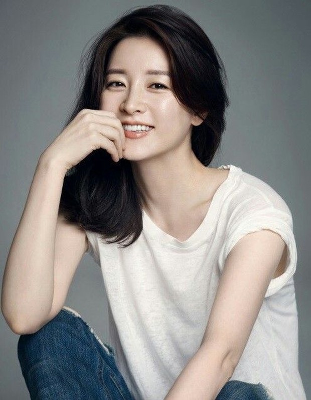 Potret Lee Young Ae