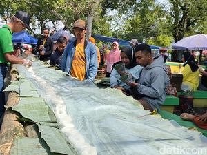 Wow! 71 Perajin Kulon Progo Bikin Sajian Geblek Sepanjang 710 Meter Wow! 71 Perajin Kulon Progo Bikin Sajian Geblek Sepanjang 710 Meter