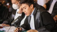 Gaya Sangun Ragahdo, Pengacara Brigjen Hendra yang Bikin Salfok