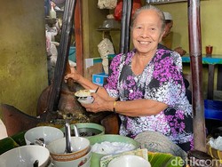 Legendaris dari Blitar! Ini Nikmatnya Soto Bok Ireng Sejak 1940