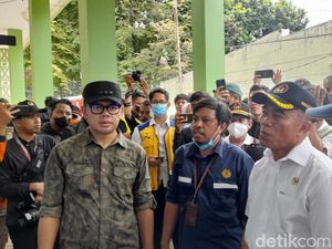 Menko PMK Buka Kemungkinan Relokasi Warga Korban Longsor di Bogor Menko PMK Buka Kemungkinan Relokasi Warga Korban Longsor di Bogor