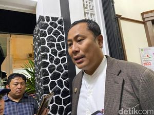 Eks Walkot Sukabumi Jalani Operasi Tulang Usai Kecelakaan di Kebumen Eks Walkot Sukabumi Jalani Operasi Tulang Usai Kecelakaan di Kebumen
