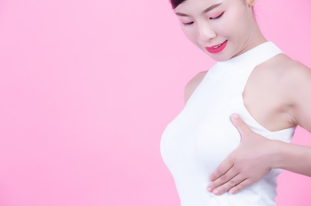 Benjolan pada payudara tidak selamanya berarti kanker, tapi juga adenosis.