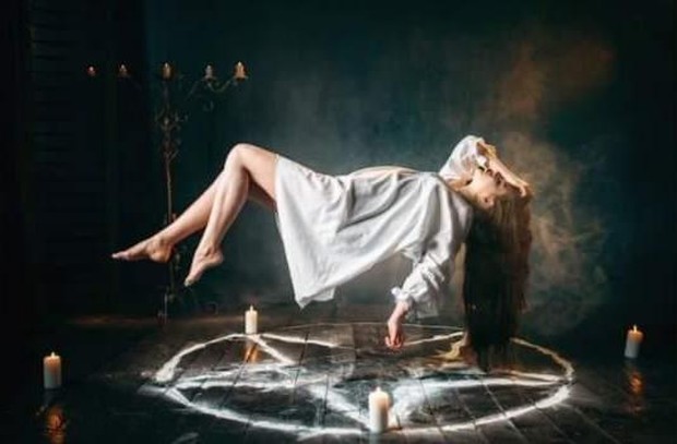 Ilustrasi orang kesurupan atau kemasukan setan/Foto: Freepik/nomadsoul1