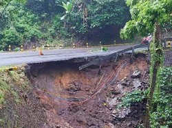Waspada, Ada Dua Titik Longsor di Jalur Jember-Banyuwangi