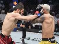 Berita Dan Informasi Charles Oliveira Vs Islam Makhachev Terkini Dan ...