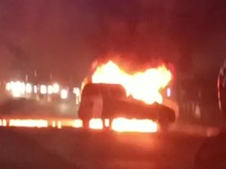 Mobil Terbakar Usai Isi Bensin di SPBU Curah Sawo Probolinggo