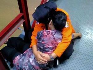 Saat Dua Percobaan Bunuh Diri dalam Semalam di Surabaya Dipicu Depresi-Asmara Saat Dua Percobaan Bunuh Diri dalam Semalam di Surabaya Dipicu Depresi-Asmara