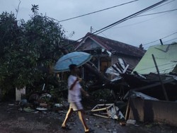 Keganasan Puting Beliung Terjang Sidoarjo Lukai 4 Warga-294 Rumah Rusak