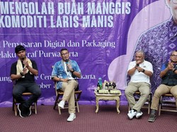 Sandiaga Ajak Ibu-ibu Pengusaha di Purwakarta Optimalkan Digitalisasi