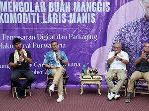 Sandiaga Ajak Ibu-ibu Pengusaha di Purwakarta Optimalkan Digitalisasi Sandiaga Ajak Ibu-ibu Pengusaha di Purwakarta Optimalkan Digitalisasi