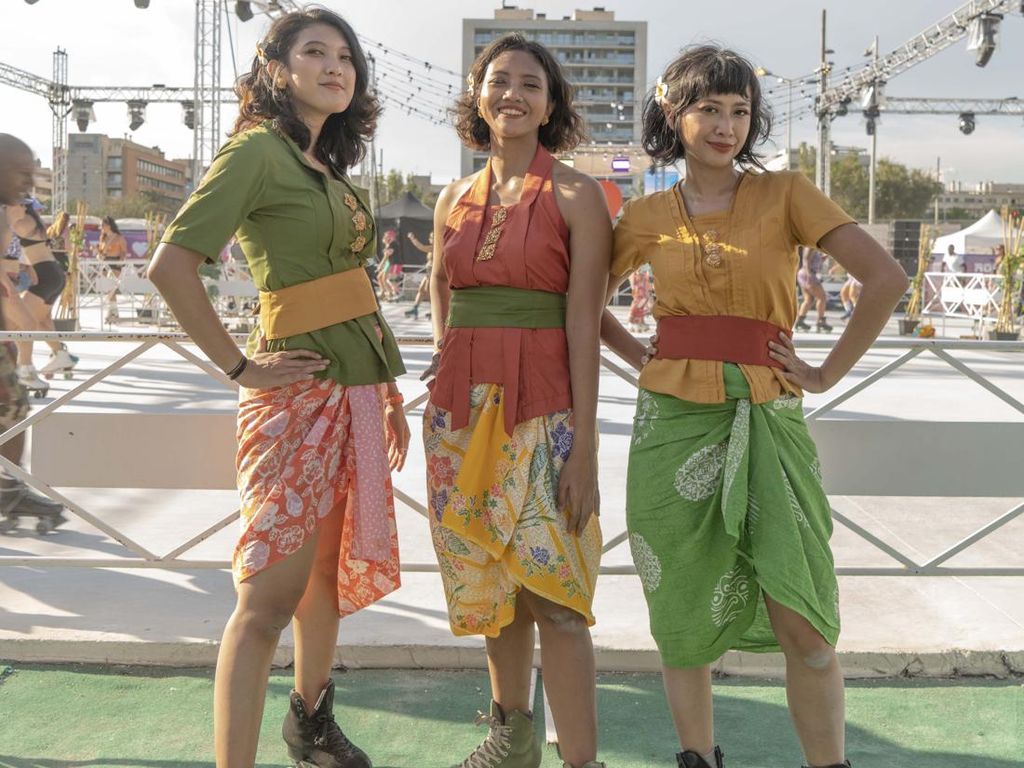Skatelovers Bawa Tari Tradisional dan Chrisye ke Barcelona Skatelovers Bawa Tari Tradisional dan Chrisye ke Barcelona