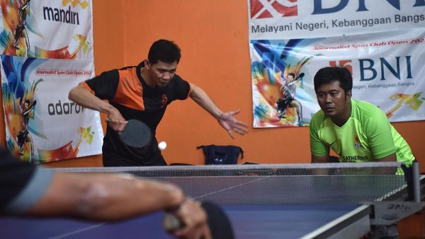 Melihat Serunya Kompetisi Tenis Meja Antar Wartawan