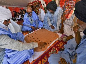 Uniknya Dama, Catur Tradisional Aljazair Terbuat dari Kotoran Unta Uniknya Dama, Catur Tradisional Aljazair Terbuat dari Kotoran Unta