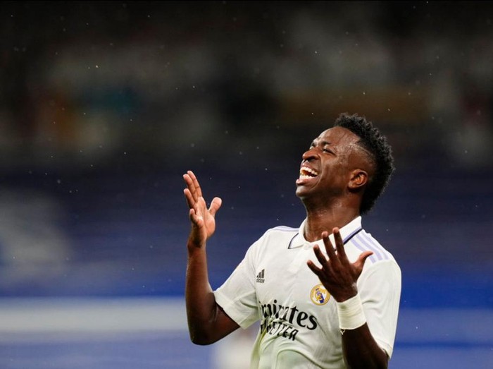 MADRID, SPAIN - OCTOBER 22: Vinicius Junior of Real Madrid  during the La Liga Santander  match between Real Madrid v Sevilla at the Estadio Santiago Bernabeu on October 22, 2022 in Madrid Spain (Photo by David S. Bustamante/Soccrates/Getty Images)