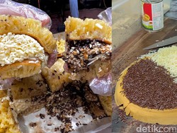 Viral Martabak Upside Down, Begini Sensasi Makan Martabak Terbalik