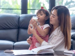 Perhatikan 5 Nutrisi Penting untuk Tumbuh Kembang Optimal Si Kecil