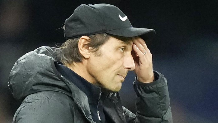 Tottenhams head coach Antonio Conte reacts after the English Premier League soccer match between Tottenham Hotspur and Newcastle United at the Tottenham Hotspur Stadium in London, England, Sunday, Oct. 23, 2022. (AP Photo/Frank Augstein)