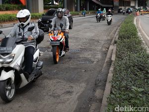 Awas! Banyak Lubang di Jalan Rasuna Said