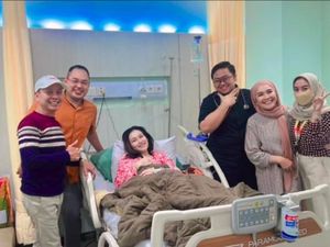 Ternyata Ini Penyakit Ayu Ting Ting yang Lemas sampai Pakai Kursi Roda Ternyata Ini Penyakit Ayu Ting Ting yang Lemas sampai Pakai Kursi Roda