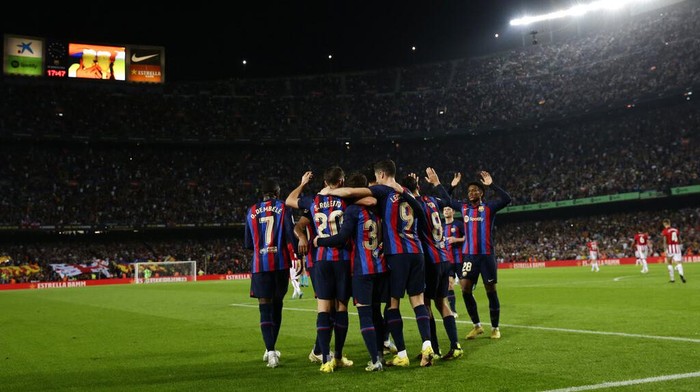 Barcelona mengalahkan tamunya Athletic Bilbao dengan skor 4-0 di Camp Nou. Dengan hasil ini, Barcelona menempati peringkat kedua klasemen Liga Spanyol.