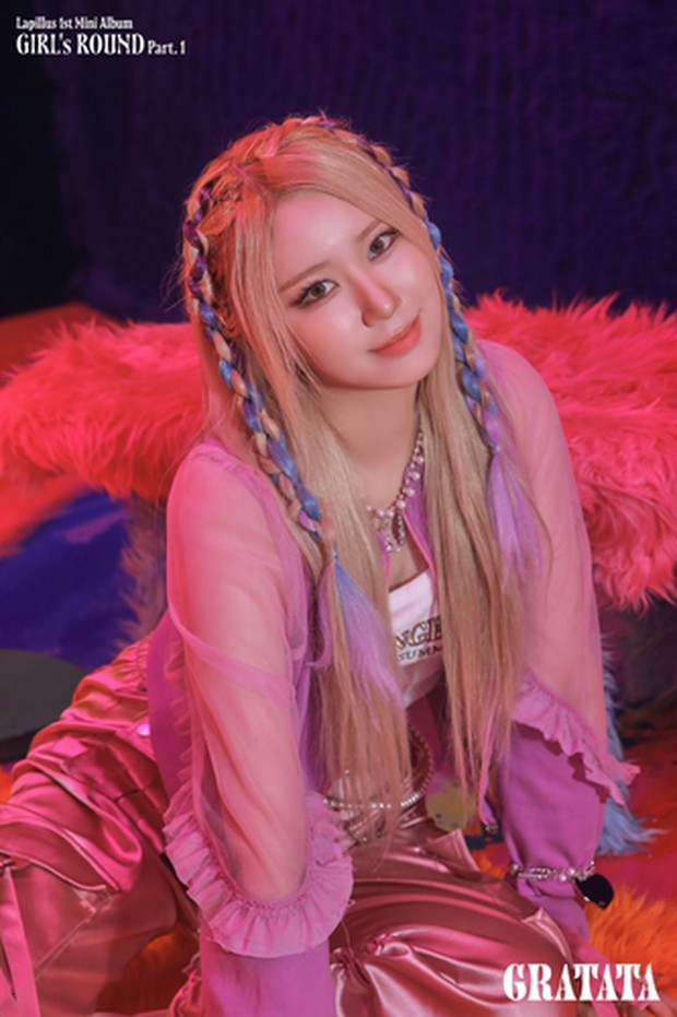 Bessie Lapillus/Foto: kpop.fandom.com Bessie, main vocalist dan rapper Lapillus.