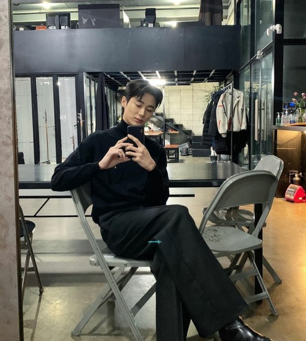 Byeon Woo Seok/Foto: Instagram @byeonwooseok Penampilan Byeon Woo Seok dan Park Jung Woo, Pemeran Film 20th Century Girl