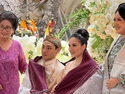 Momen Lamaran Chelsea Islan dan Rob Clinton