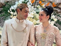 Semua tentang Lamaran Chelsea Islan dan Rob Clinton