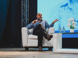 Eric Weiner, Si Petualang Filsuf yang Jelajahi Negara-negara Tak Bahagia