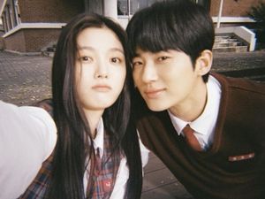 5 Hal Menarik 20th Century Girl, Debut Kim Yoo Jung di Film Netflix