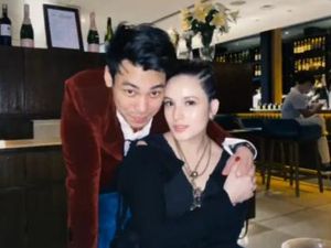 Resmi Lamaran, Chelsea Islan dan Rob Clinton Mesra Saat Hangout Bareng