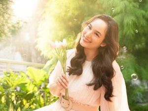 9 Seleb Ini Langganan Kandidat 100 Perempuan Tercantik Dunia