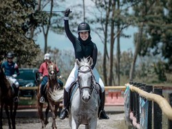 Inggrid Rhemanty Jadi Sorotan, Tampil Berhijab di Kejuaraan Berkuda