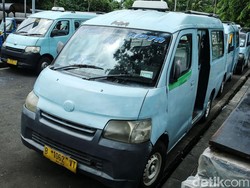 Video: Sopir Angkot Adang Mikrotrans di Pulogadung, Kadishub Buka Suara