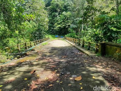 Melihat Jembatan Bolong Mamuju yang Angker dengan Cerita Minta Tumbal
