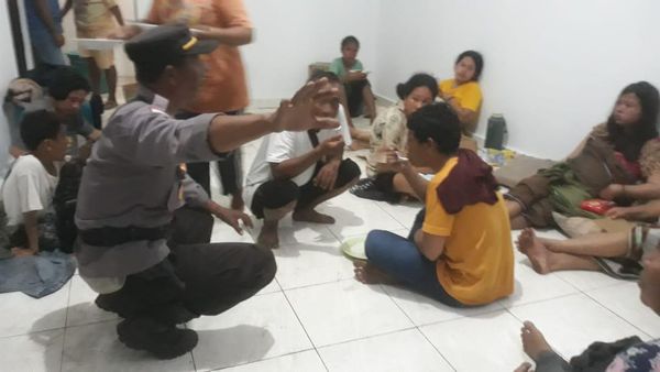 Potret Korban Selamat Kapal Terbakar di Perairan NTT
