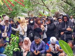 Disebut Positif COVID, Jenazah Korban Kanjuruhan Sempat Dibungkus Plastik