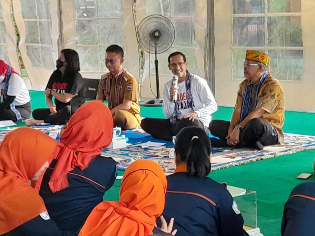 Curhat Kepsek-kepsek saat Bertemu Nadiem Makarim Curhat Kepsek-kepsek saat Bertemu Nadiem Makarim