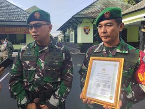 Peltu Dewa Diganjar Penghargaan Usai Gagalkan Percobaan Bunuh Diri Peltu Dewa Diganjar Penghargaan Usai Gagalkan Percobaan Bunuh Diri