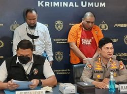 Ditangkap! Tampang Rudolf Tobing Pakai Baju Tahanan