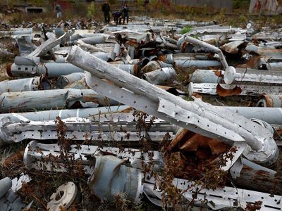 Penampakan Serpihan-serpihan Rudal Rusia di Ukraina