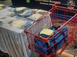 Polisi Tunjukkan Barang Bukti Kasus Rudolf Bunuh Icha: Troli-Pistol Mainan